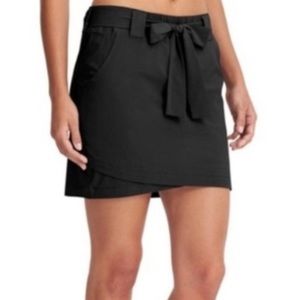 ATHLETA WOMENS DESTINATION SKORT WITH WRAP BELT AND LAYERED SHORTS BLUE SZ XXS